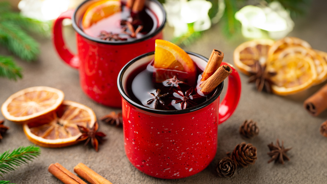 Winter Swedish Glogg Mulled Wine Cocktail Recipe