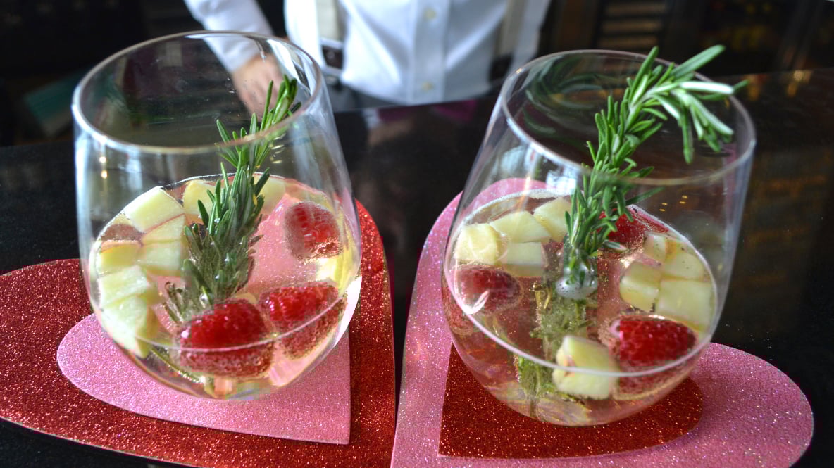Fresh and Crisp Fruity Wine Spritzer Cocktail Recipe